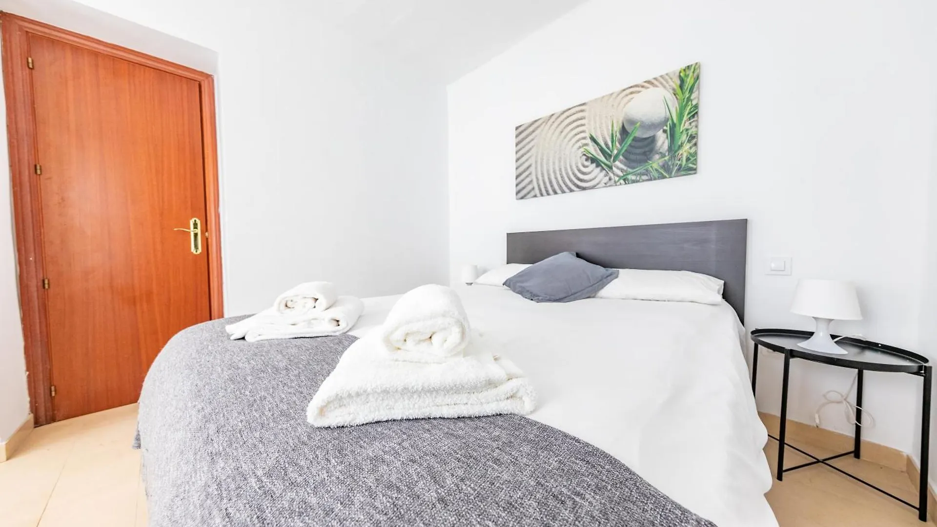 Homeabout Cervantes Apartments Malaga 0*,