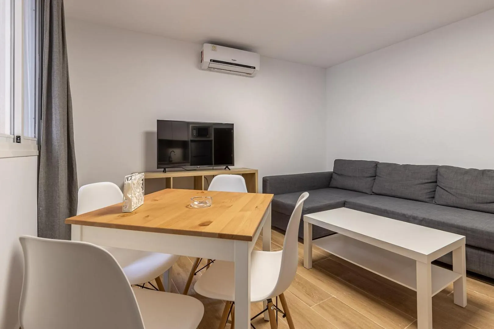 Homeabout Cervantes Apartments Malaga
